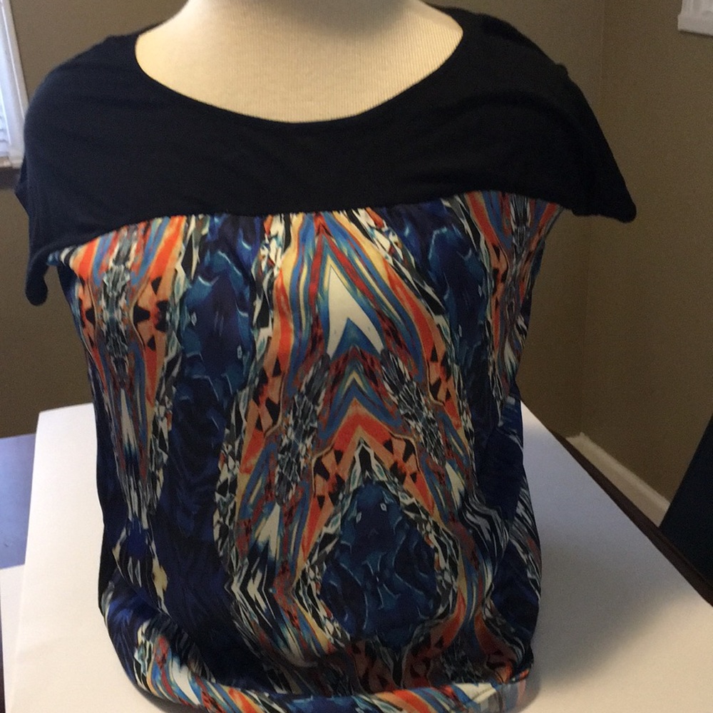 Short sleeve top